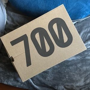 Yeezy 700 sneakers